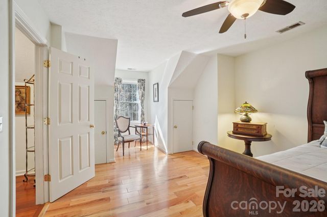 4005 Little River Road, Hendersonville, NC 28739