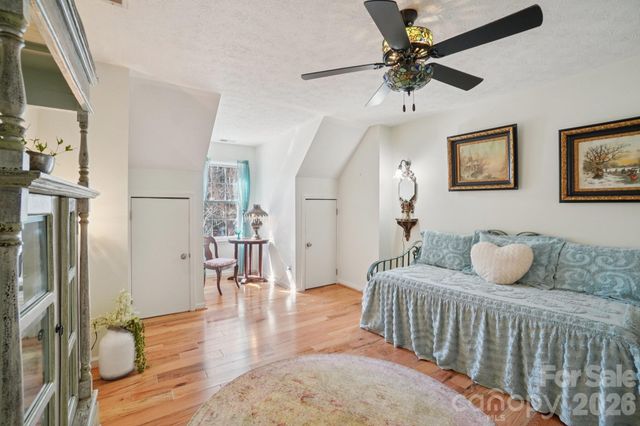 4005 Little River Road, Hendersonville, NC 28739