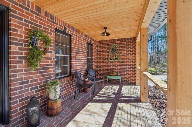 4005 Little River Road, Hendersonville, NC 28739