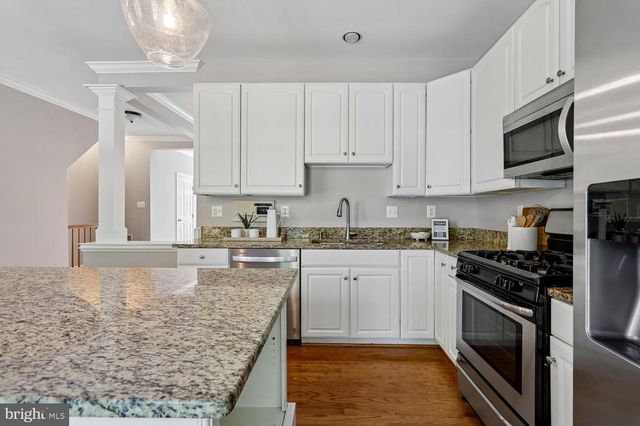 6316 CIDER BARREL CIR, Centreville, VA 20121