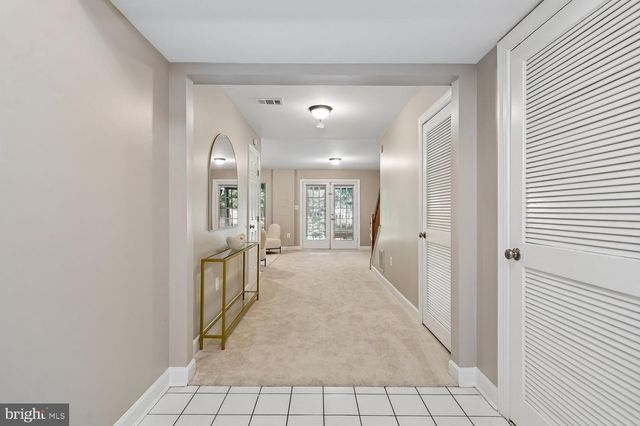 6316 CIDER BARREL CIR, Centreville, VA 20121