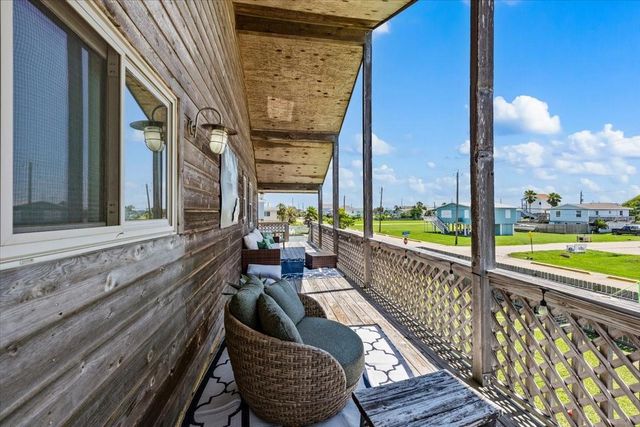 16538 Jean Lafitte Road, Jamaica Beach, TX 77554