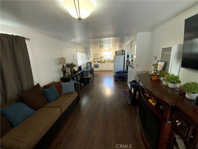 845 E H, Colton, CA 92324