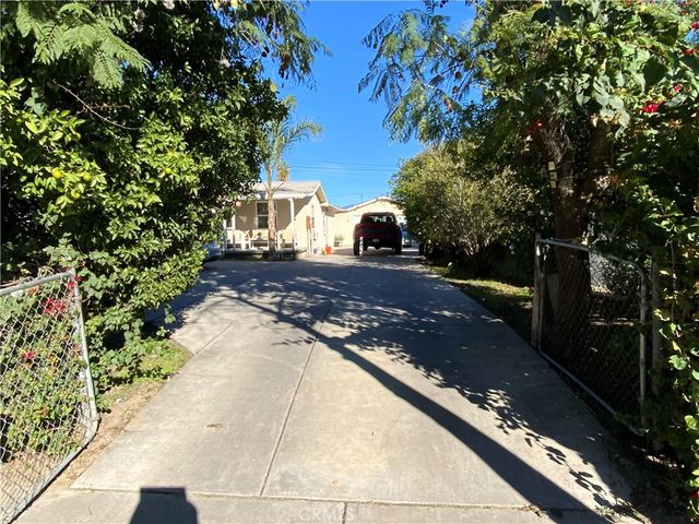 845 E H, Colton, CA 92324