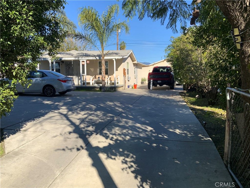 845 E H, Colton, CA 92324