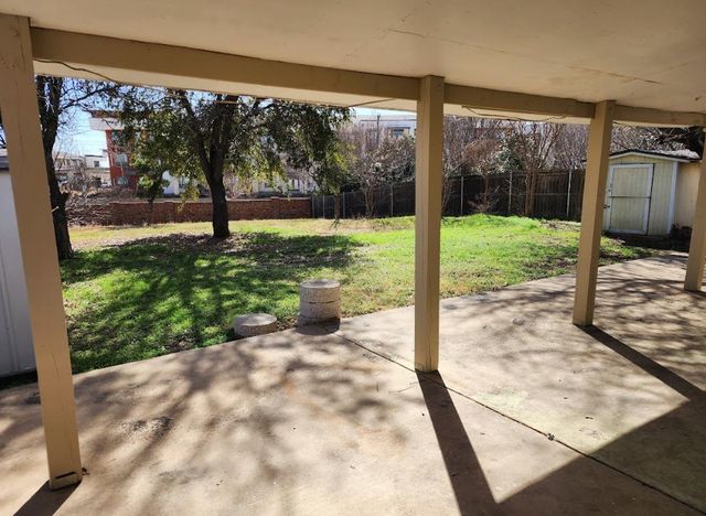 2115 Dove, Grand Prairie, TX 75052