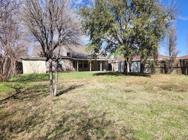 2115 Dove, Grand Prairie, TX 75052