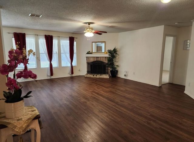 2115 Dove, Grand Prairie, TX 75052