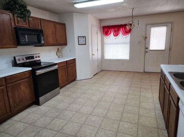 2115 Dove, Grand Prairie, TX 75052