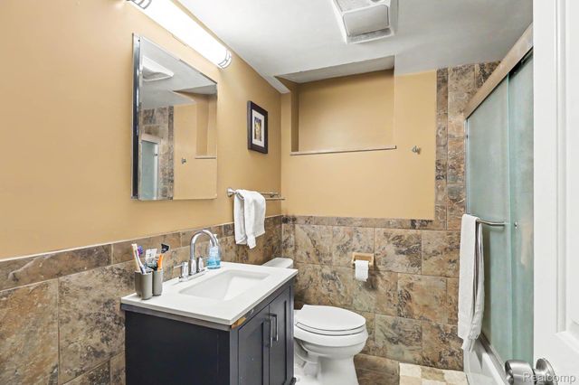 3233 Shawnee Lane, Waterford Charter Township, MI 48329