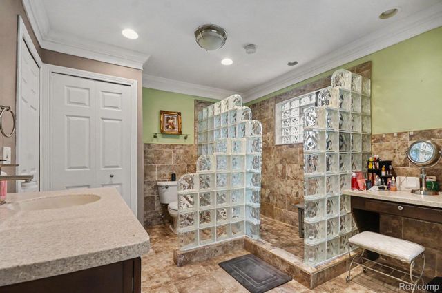 3233 Shawnee Lane, Waterford Charter Township, MI 48329