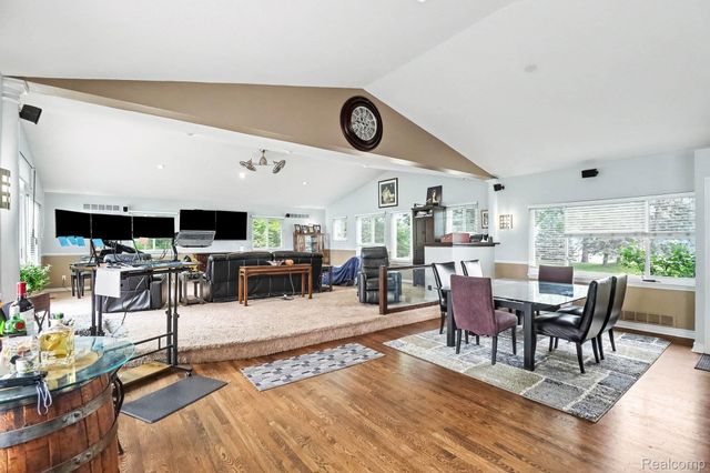 3233 Shawnee Lane, Waterford Charter Township, MI 48329