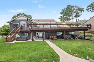 3233 Shawnee Lane, Waterford Charter Township, MI 48329