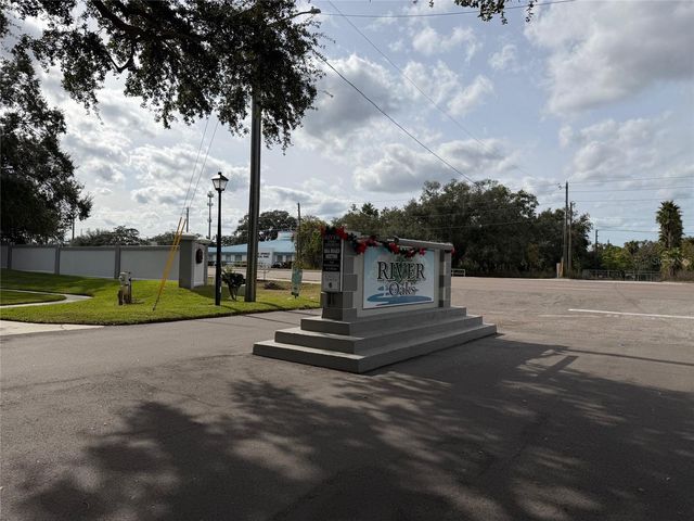 3818 RIVER OAKS COURT B, New Port Richey, FL 34655