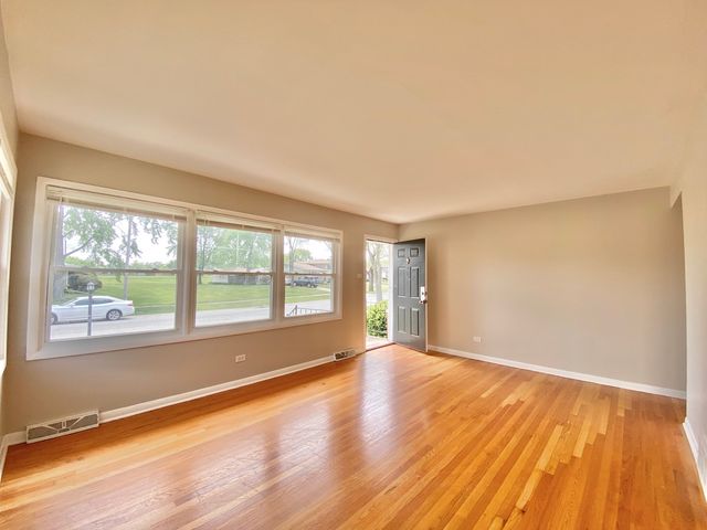 55 E Craig Drive, Chicago Heights, IL 60411