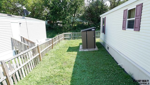 301 W Treehaven Drive, Lincoln, NE 68521