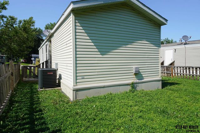 301 W Treehaven Drive, Lincoln, NE 68521