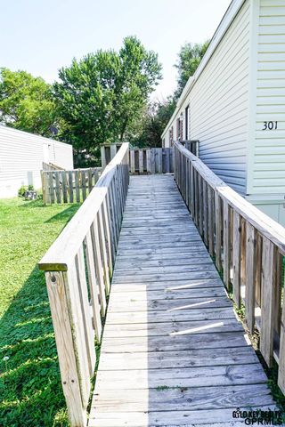 301 W Treehaven Drive, Lincoln, NE 68521
