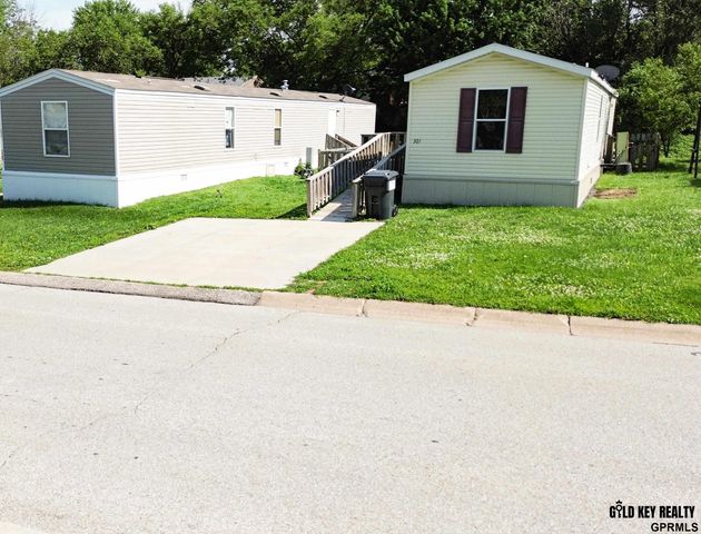 301 W Treehaven Drive, Lincoln, NE 68521