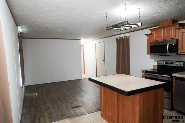 301 W Treehaven Drive, Lincoln, NE 68521