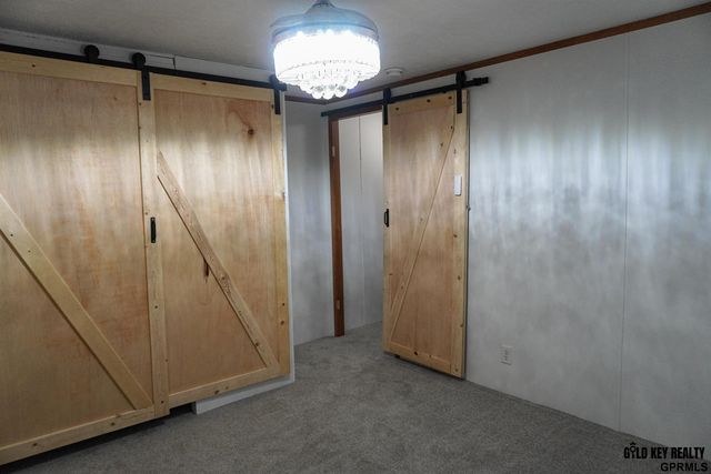 301 W Treehaven Drive, Lincoln, NE 68521
