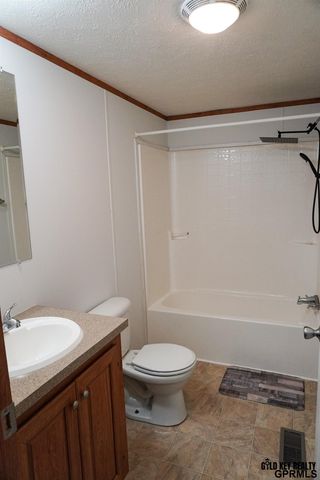 301 W Treehaven Drive, Lincoln, NE 68521