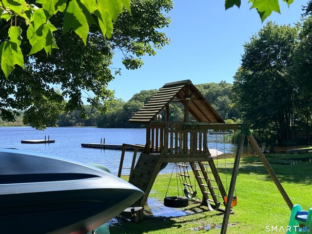 26 View Place, Guilford, CT 06437