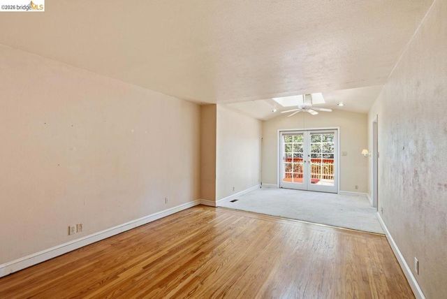6480 Ascot Dr, Oakland, CA 94611