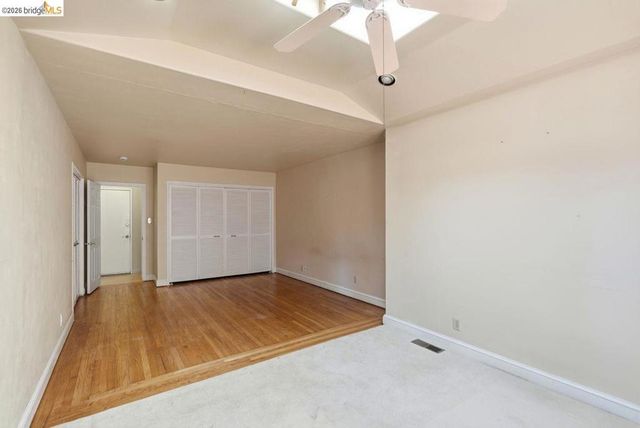 6480 Ascot Dr, Oakland, CA 94611