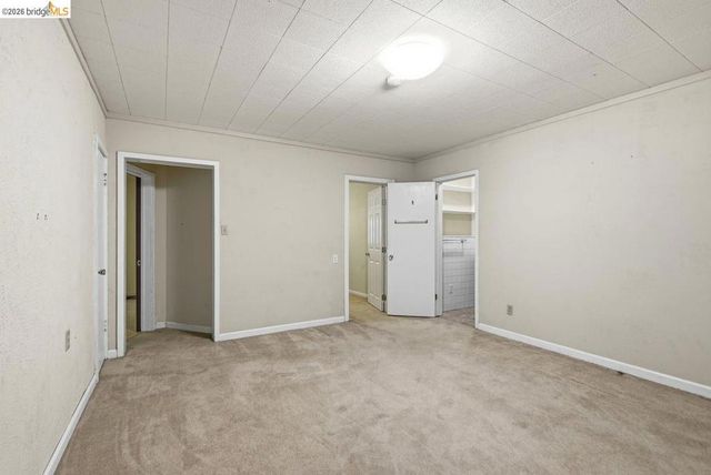 6480 Ascot Dr, Oakland, CA 94611