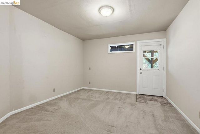 6480 Ascot Dr, Oakland, CA 94611