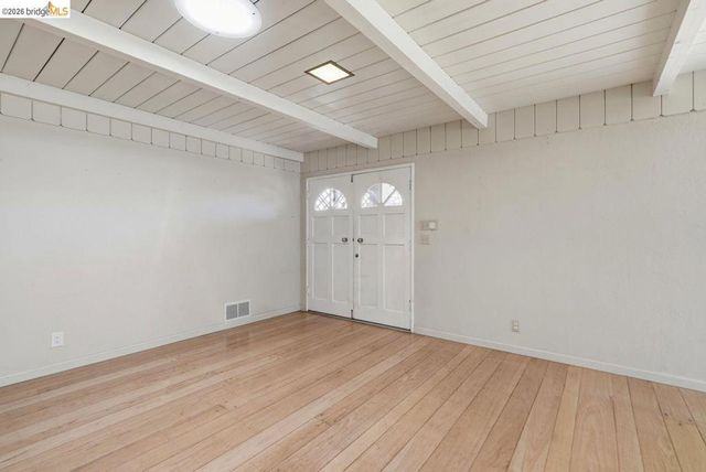 6480 Ascot Dr, Oakland, CA 94611