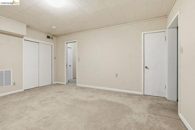 6480 Ascot Dr, Oakland, CA 94611