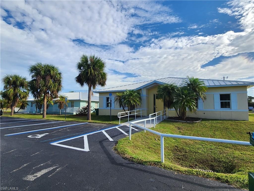 8359 Stringfellow RD, OTHER, FL 33956 — photo 4