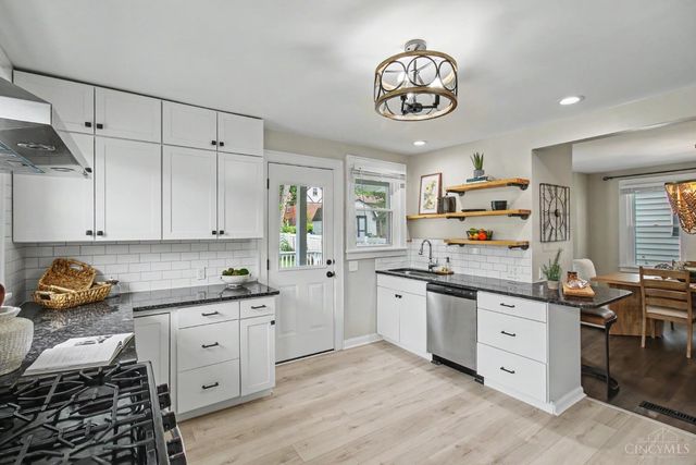 6846 Hurd Avenue, Columbia Twp, OH 45227