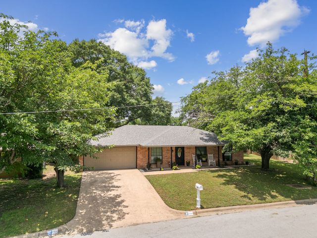 400 Rolling Hills Drive, Midlothian, TX 76065