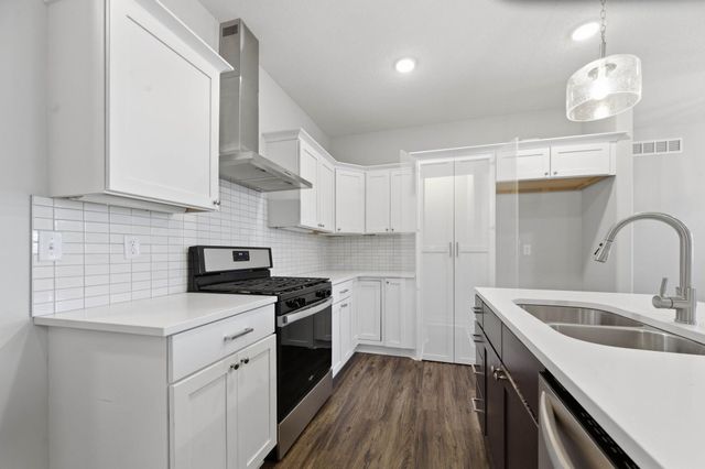 2626 E 48th St N, Wichita, KS 67219