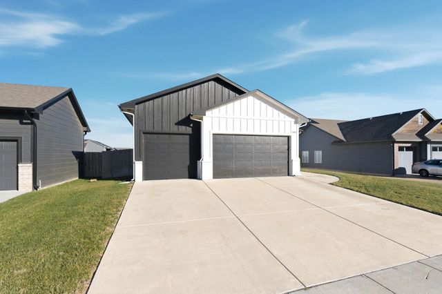 2626 E 48th St N, Wichita, KS 67219