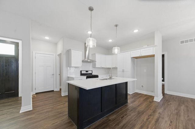 2626 E 48th St N, Wichita, KS 67219