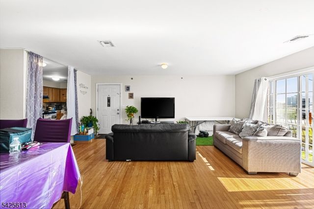 25 Norfolk St, Newark City, NJ 07103