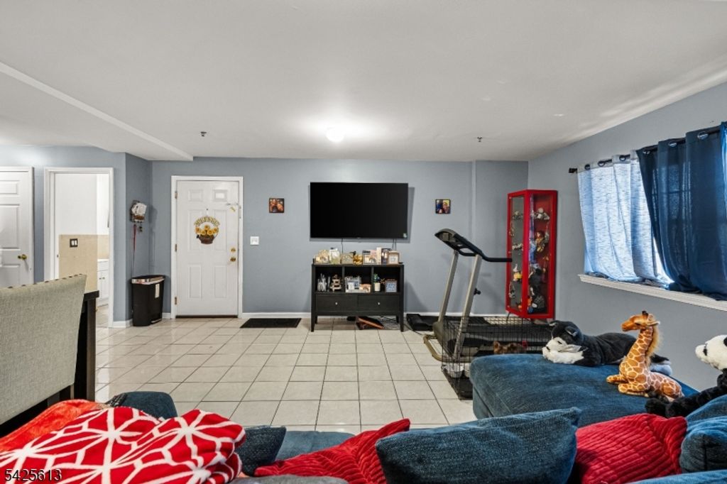 25 Norfolk St, Newark City, NJ 07103 — photo 4