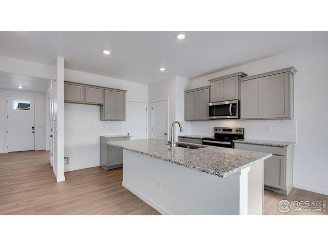 825 S Apex Ave, Fort Lupton, CO 80621