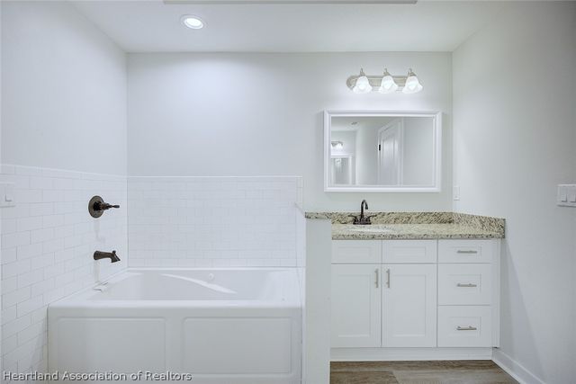 111 Vale Court, Sebring, FL 33876