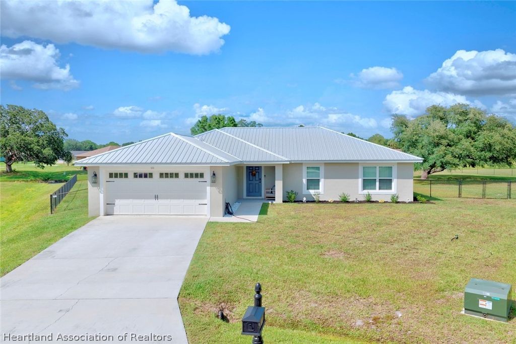 111 Vale Court, Sebring, FL 33876