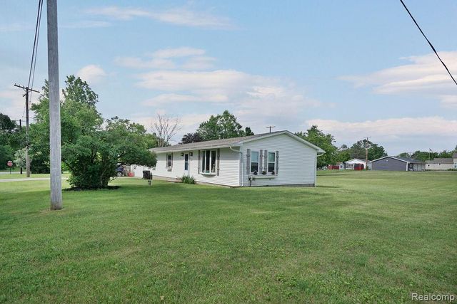 5607 Genesee Avenue, Otter Lake, MI 48464