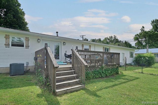 5607 Genesee Avenue, Otter Lake, MI 48464