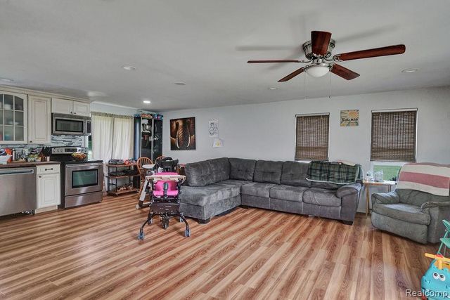 5607 Genesee Avenue, Otter Lake, MI 48464