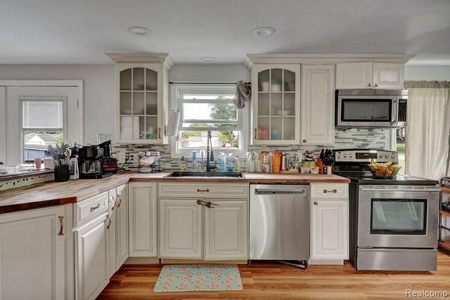 5607 Genesee Avenue, Otter Lake, MI 48464
