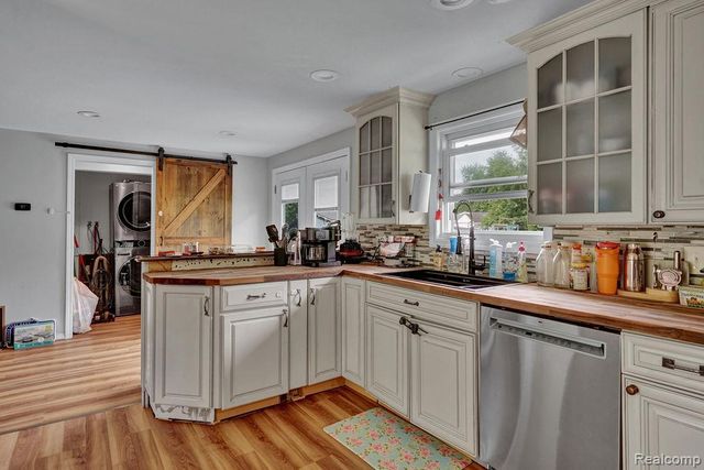 5607 Genesee Avenue, Otter Lake, MI 48464