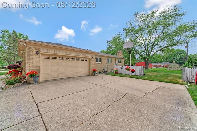 36539 Capper Drive, Clinton Township, MI 48035